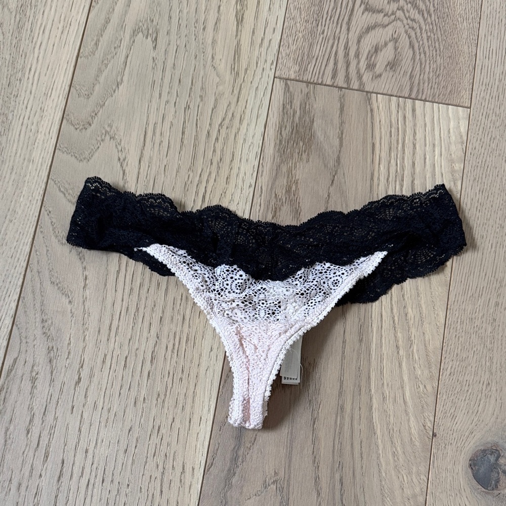 SOMA Black & White Lace Thong